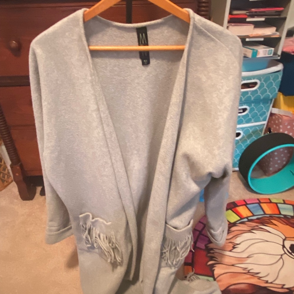 Elegant Women's Light Gray Cardigan